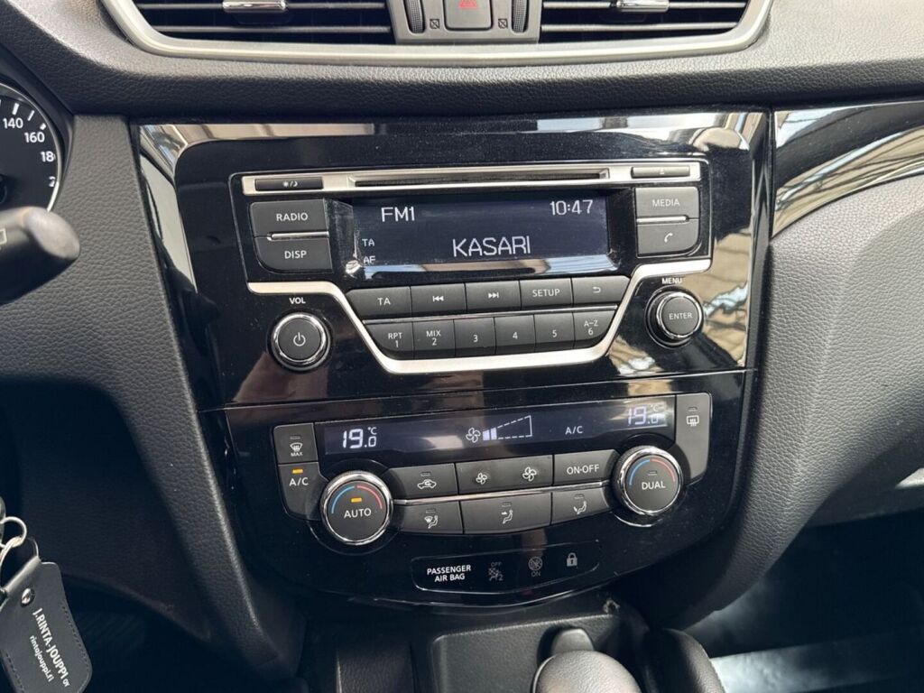 Nissan Qashqai 2016 Ruskea (beige)