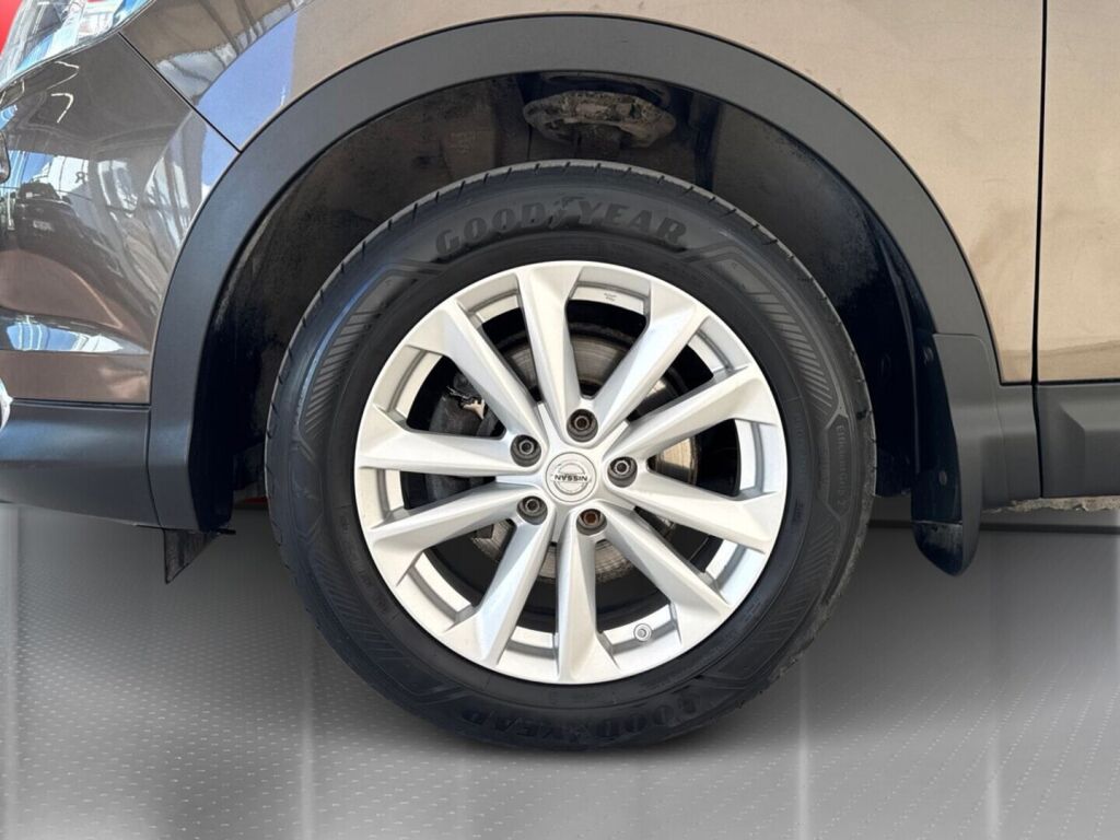 Nissan Qashqai 2016 Ruskea (beige)