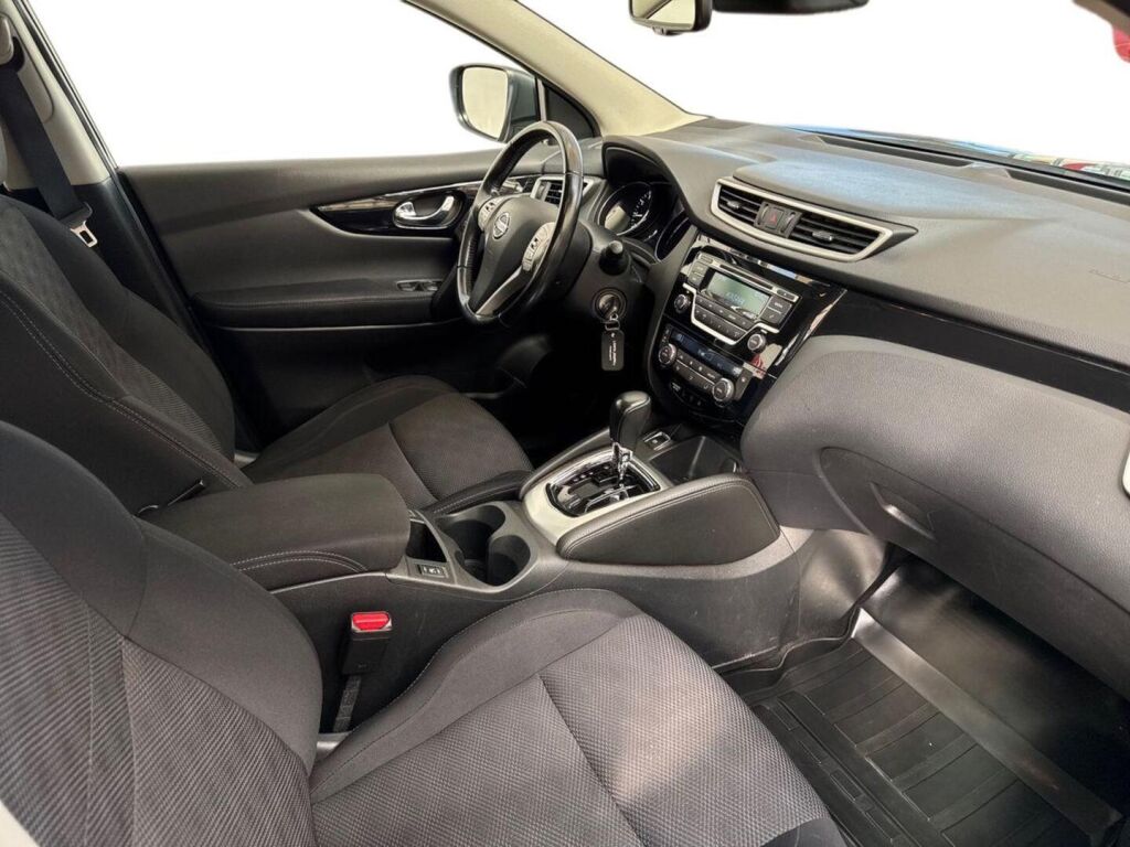 Nissan Qashqai 2016 Ruskea (beige)