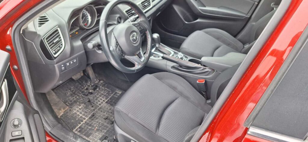 Mazda Mazda3 2016 Punainen