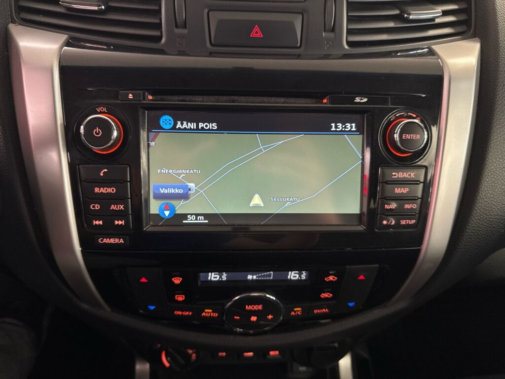 Nissan Navara 2016 Ruskea (beige)