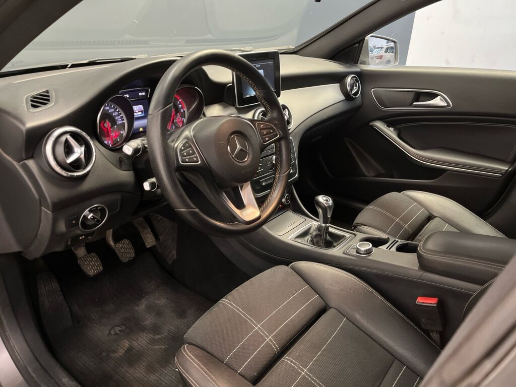 Mercedes-Benz CLA 2016 Met. Harmaa