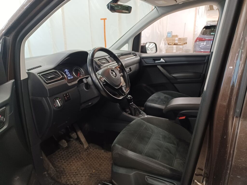 Volkswagen Caddy 2016 Ruskea (beige)