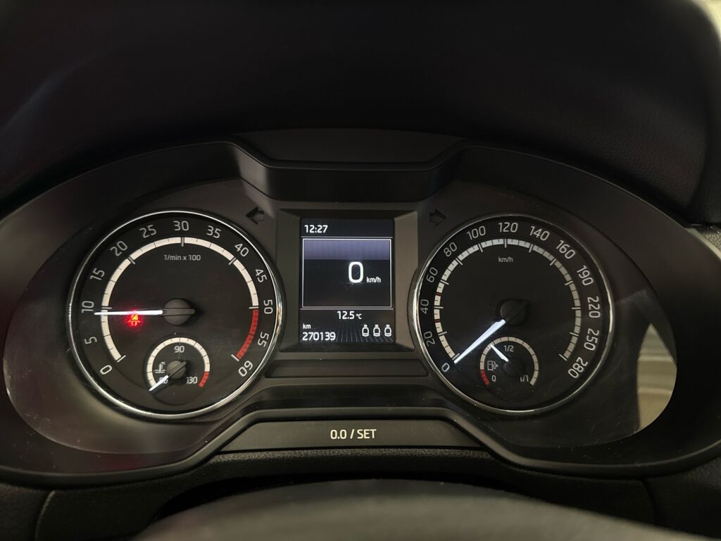 Skoda Octavia 2016 Punainen