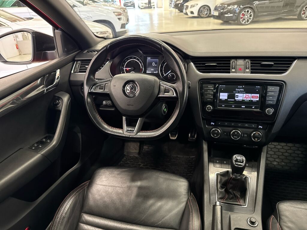 Skoda Octavia 2016 Punainen