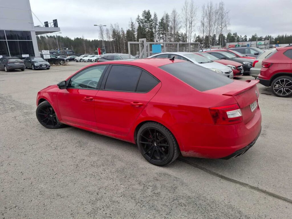 Skoda Octavia 2016 Punainen