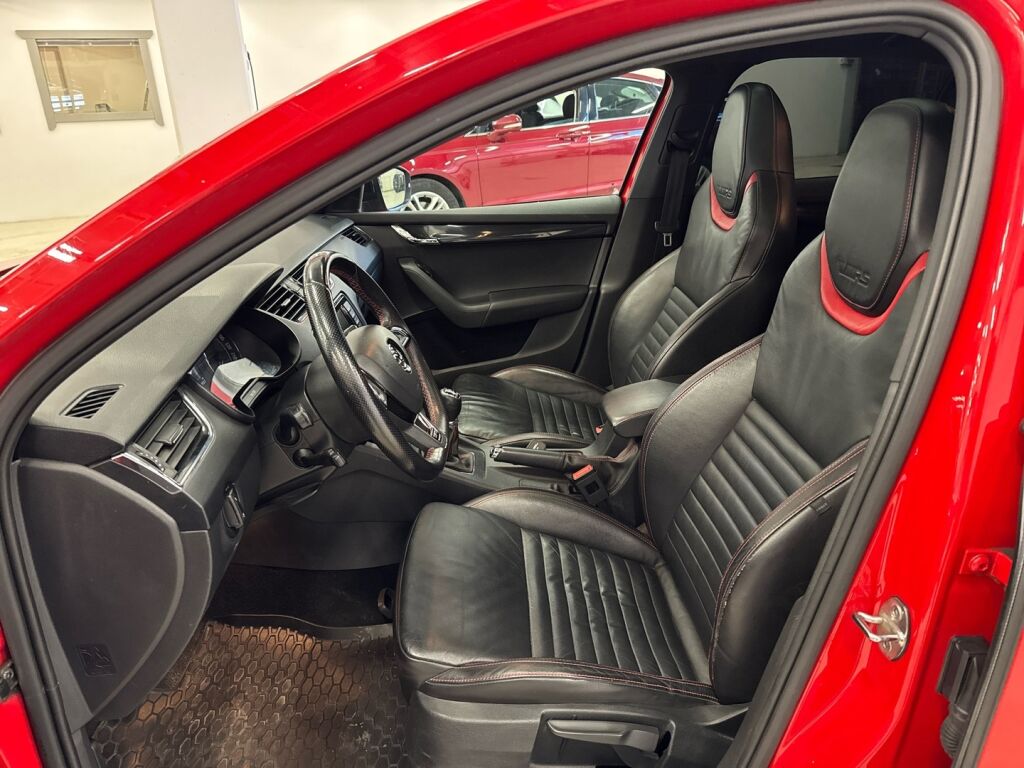 Skoda Octavia 2016 Punainen