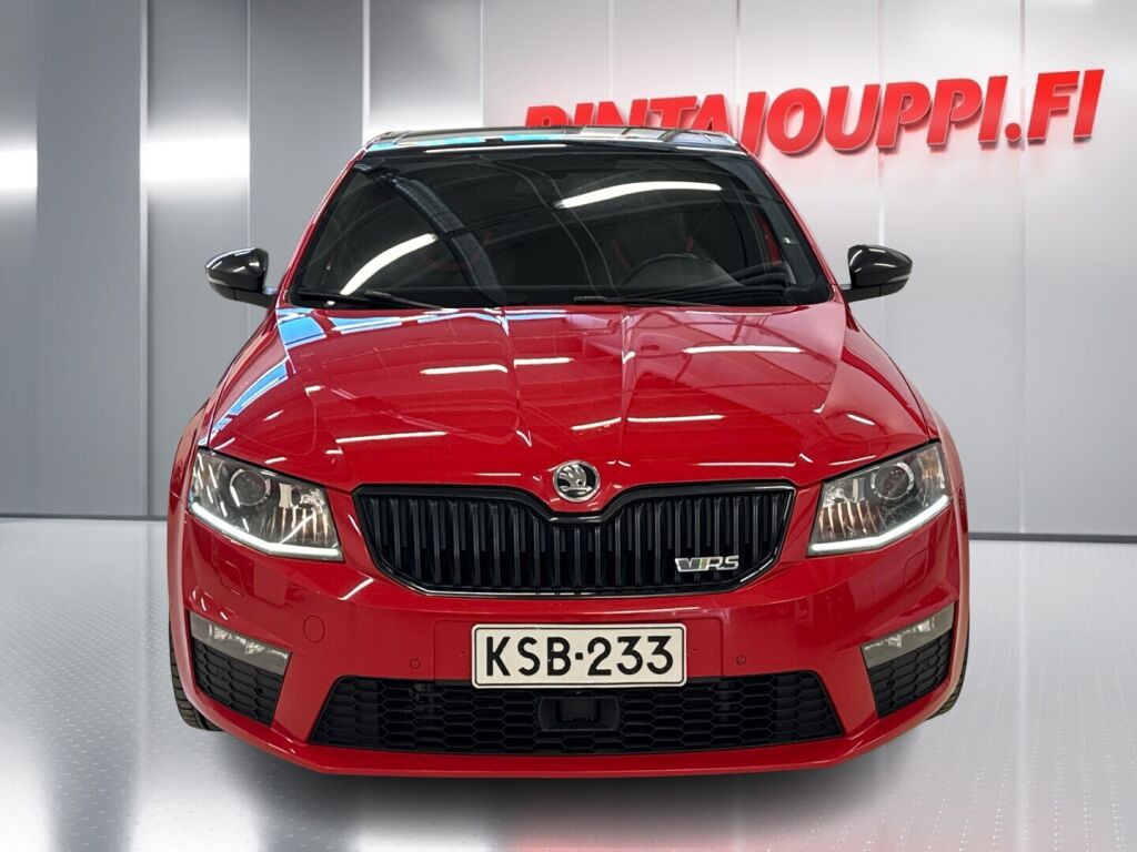 Skoda Octavia 2016 Punainen