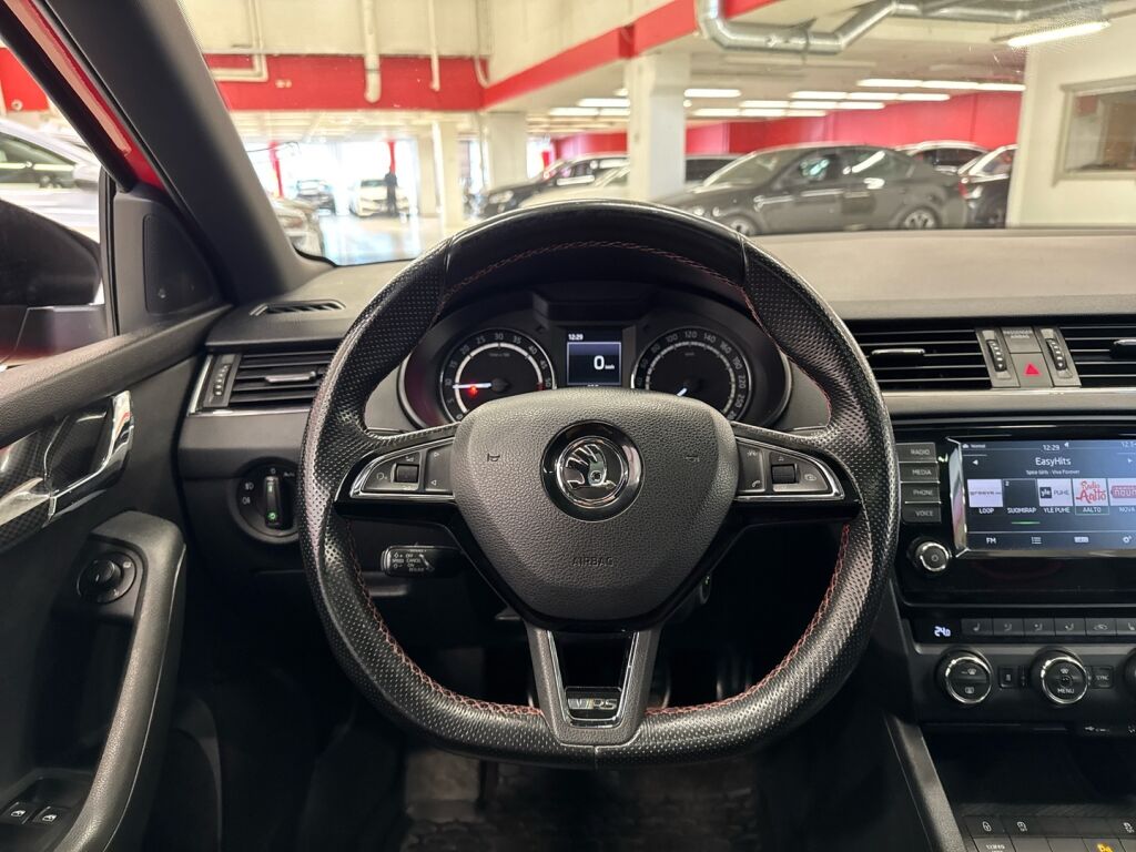 Skoda Octavia 2016 Punainen