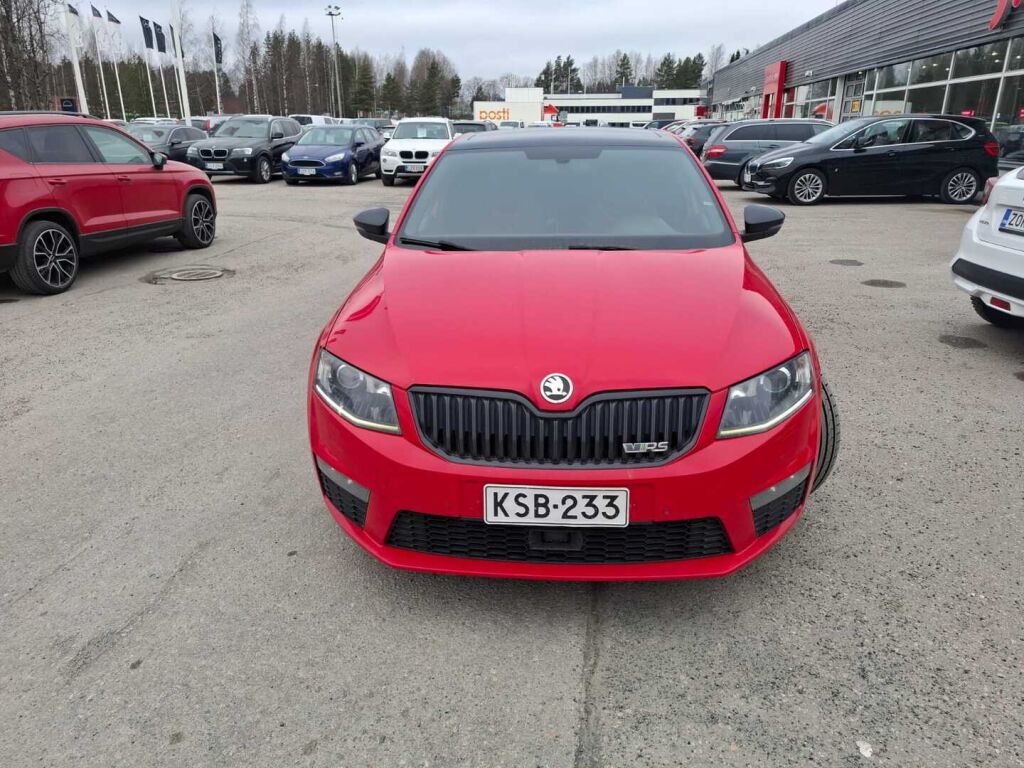 Skoda Octavia 2016 Punainen