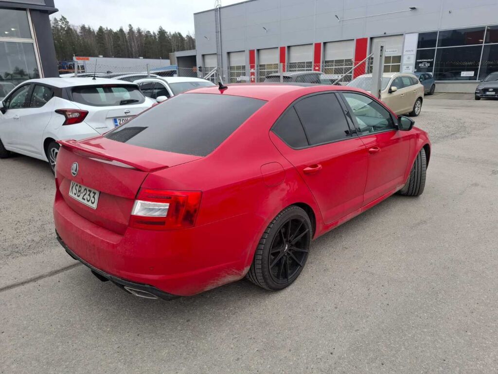 Skoda Octavia 2016 Punainen