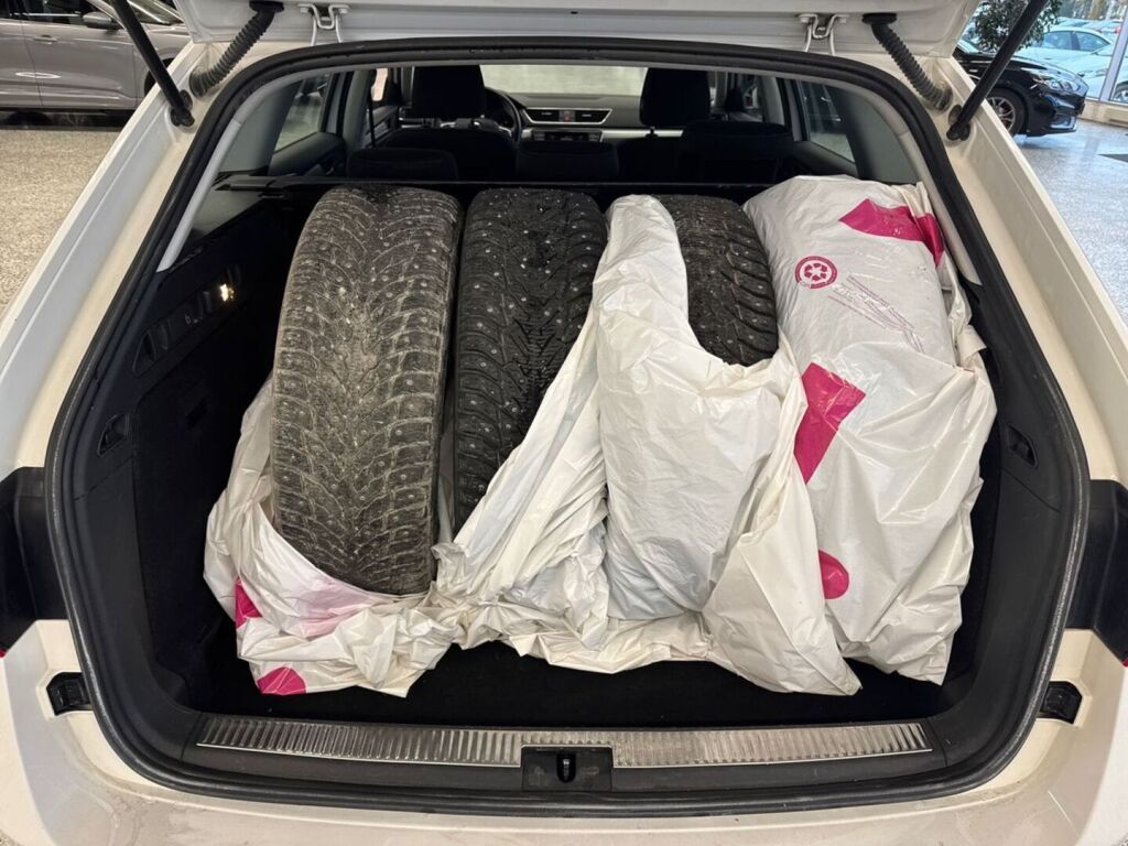 Skoda Superb 2016 Valkoinen