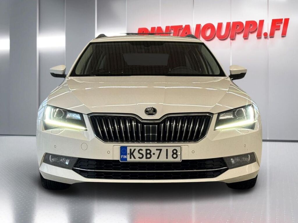 Skoda Superb 2016 Valkoinen