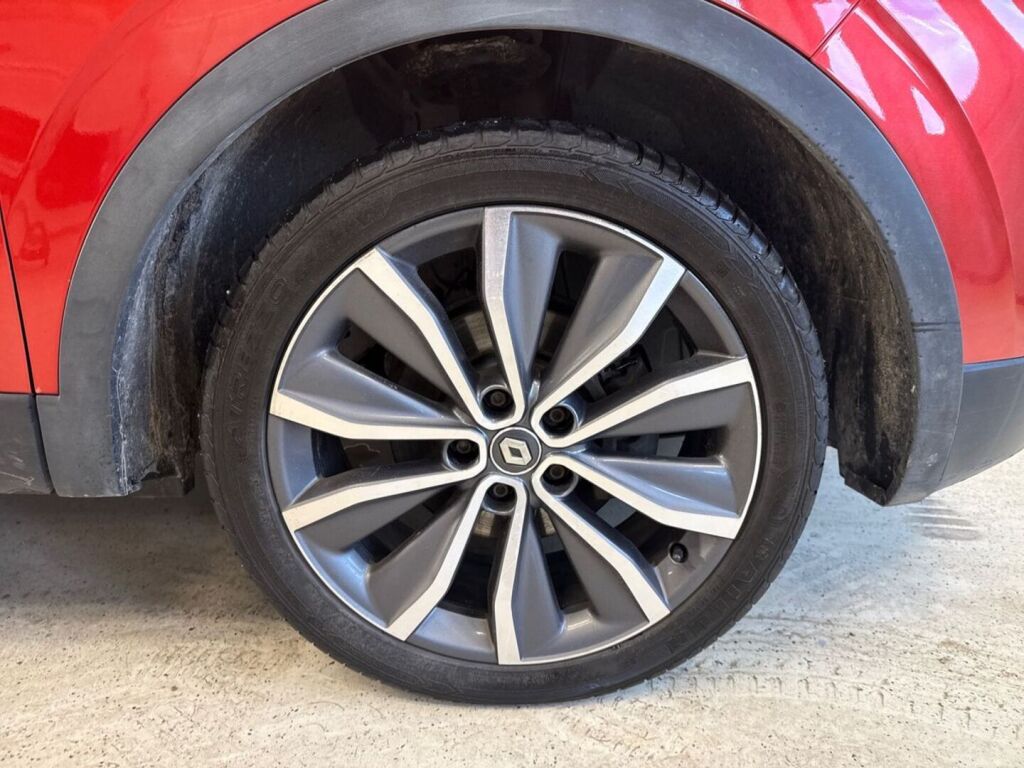 Renault Kadjar 2016 Punainen