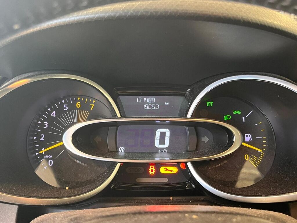 Renault Clio 2016 Punainen