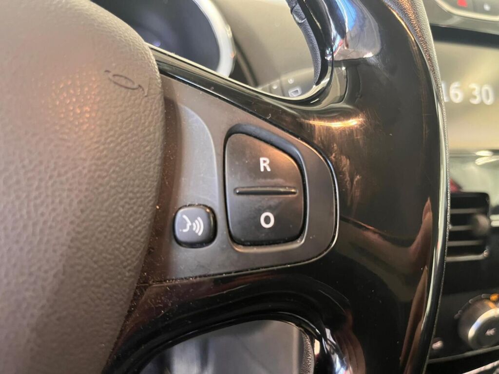 Renault Clio 2016 Punainen