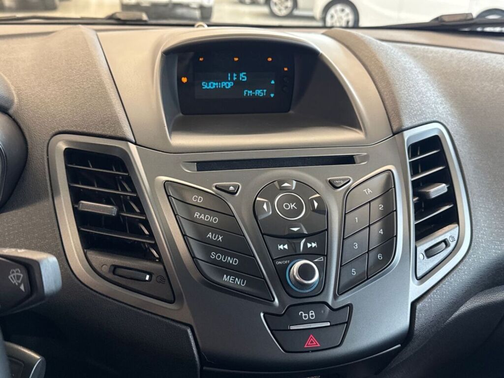 Ford Fiesta 2016 Metallinhohto Ruskea (beige)