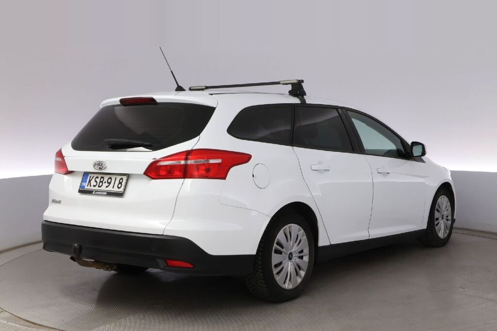 Ford Focus 2016 Valkoinen