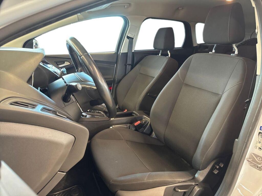 Ford Focus 2016 Valkoinen