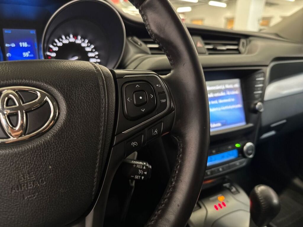 Toyota Avensis 2016 Harmaa