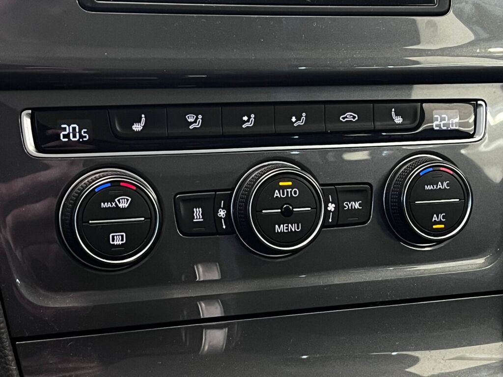 Volkswagen Golf 2016 Valkoinen