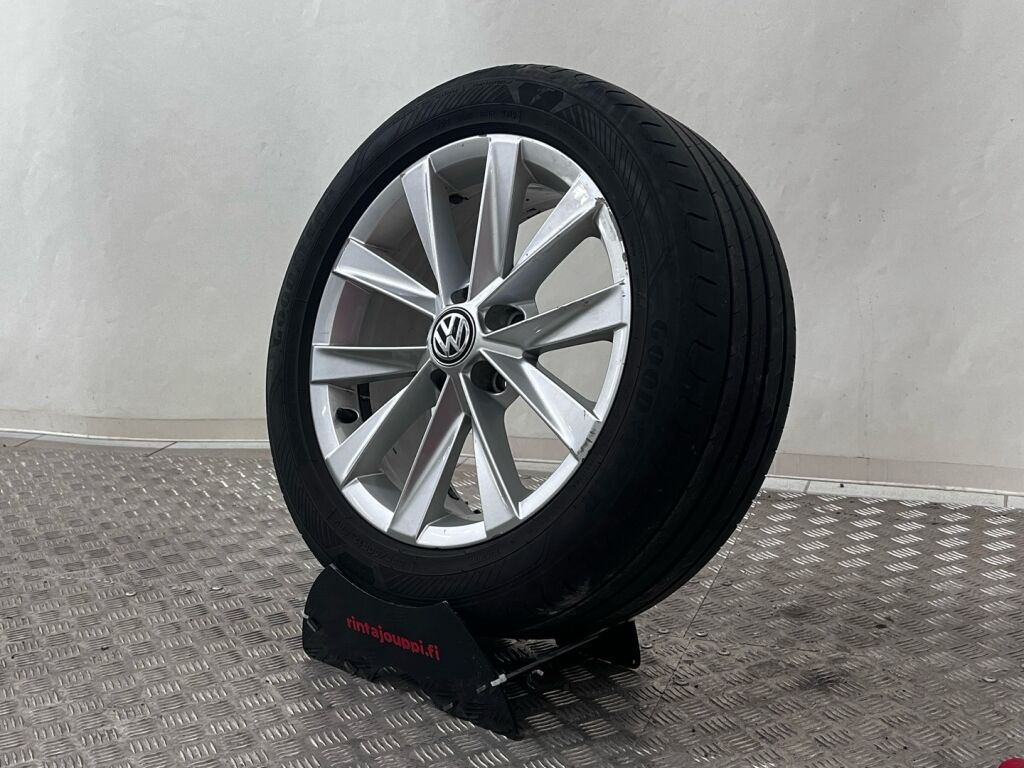 Volkswagen Golf 2016 Valkoinen