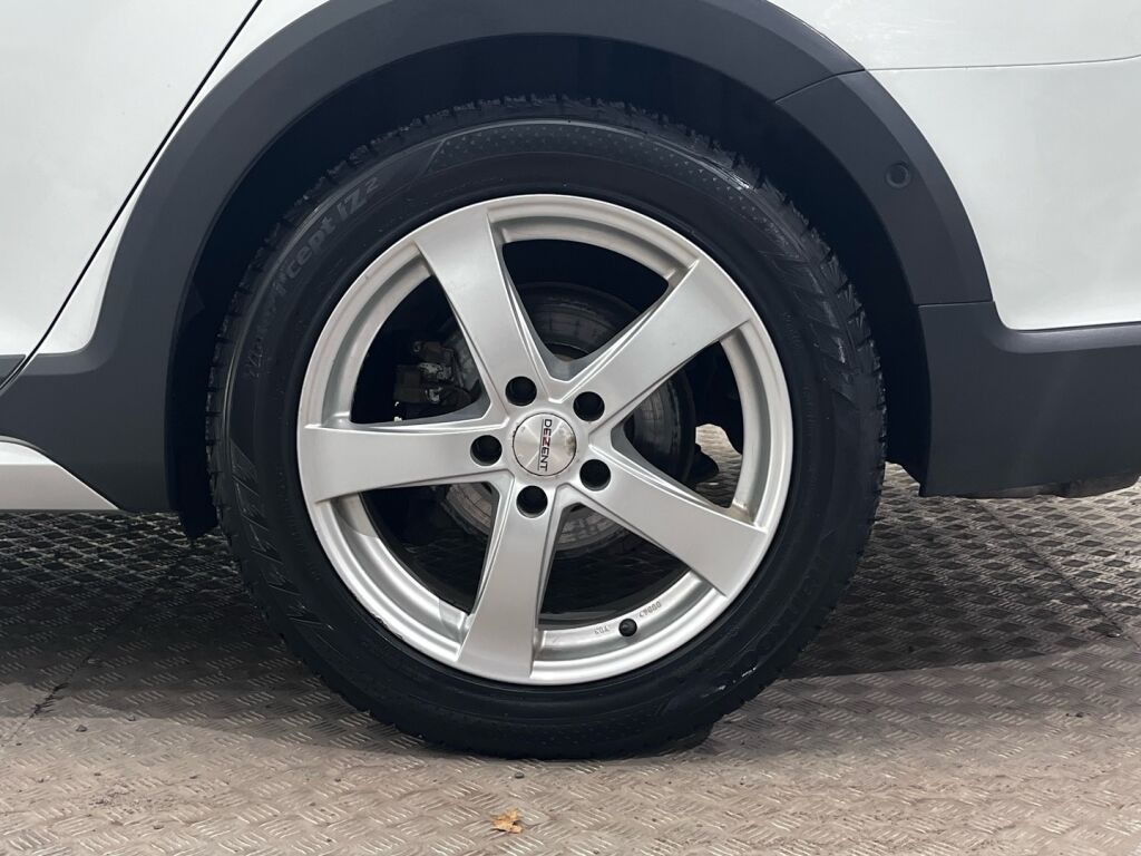 Volkswagen Golf 2016 Valkoinen