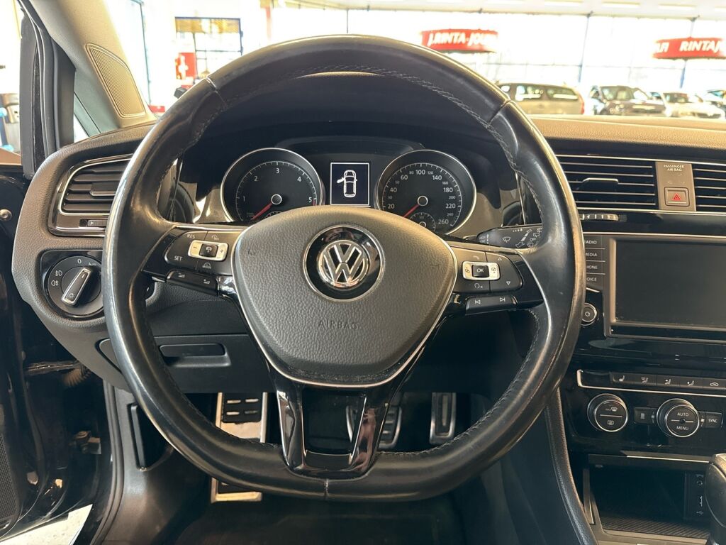 Volkswagen Golf 2016 Musta
