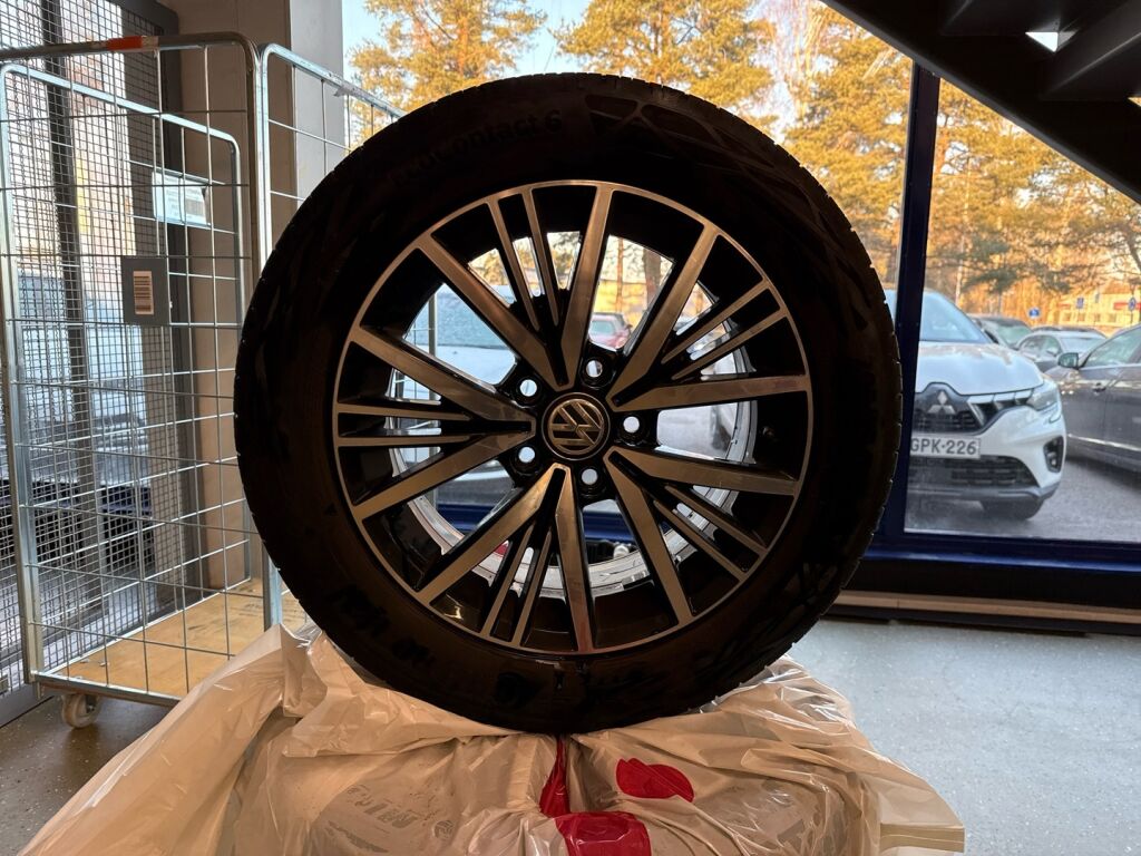 Volkswagen Golf 2016 Musta