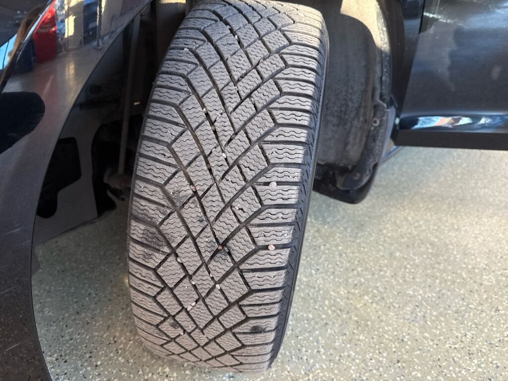 Volkswagen Golf 2016 Musta