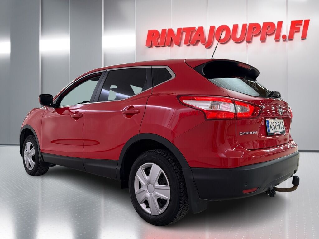 Nissan Qashqai 2016 Punainen