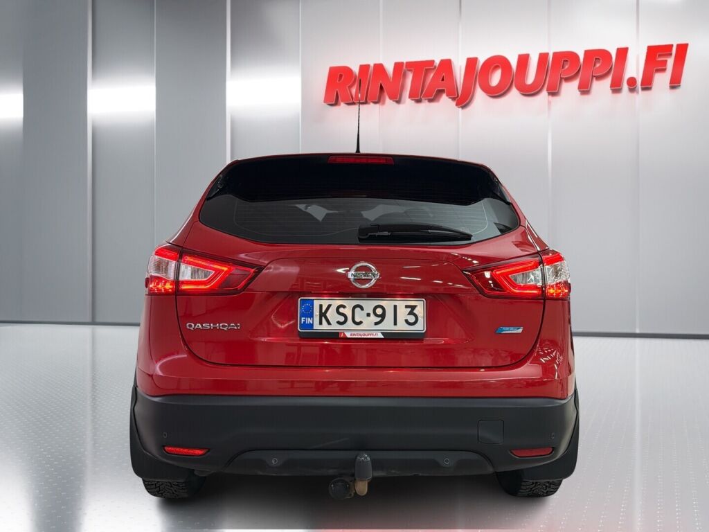 Nissan Qashqai 2016 Punainen