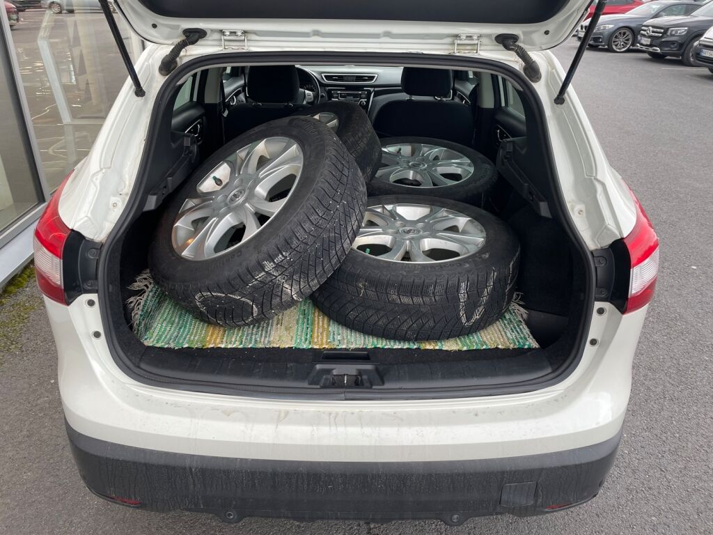 Nissan Qashqai 2016 Valkoinen