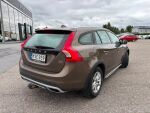 Volvo V60 Cross Country 2016 Ruskea (beige)