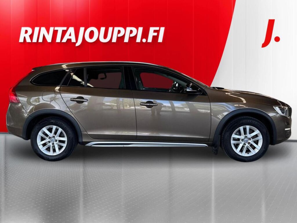 Volvo V60 Cross Country 2016 Ruskea (beige)
