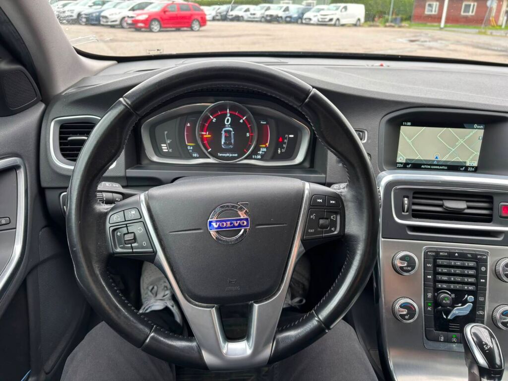 Volvo V60 Cross Country 2016 Ruskea (beige)