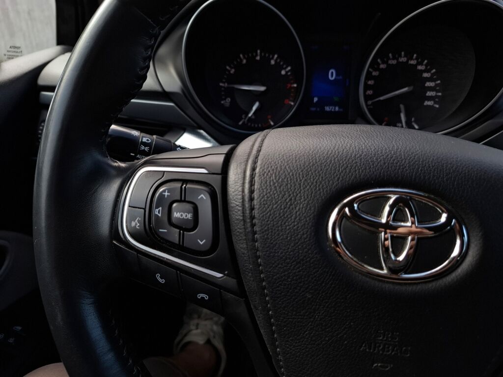 Toyota Avensis 2016 Ruskea (beige)