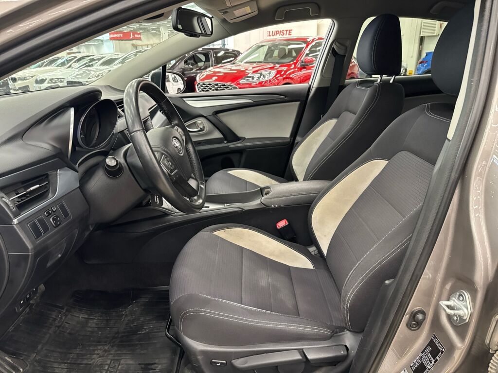 Toyota Avensis 2016 Ruskea (beige)
