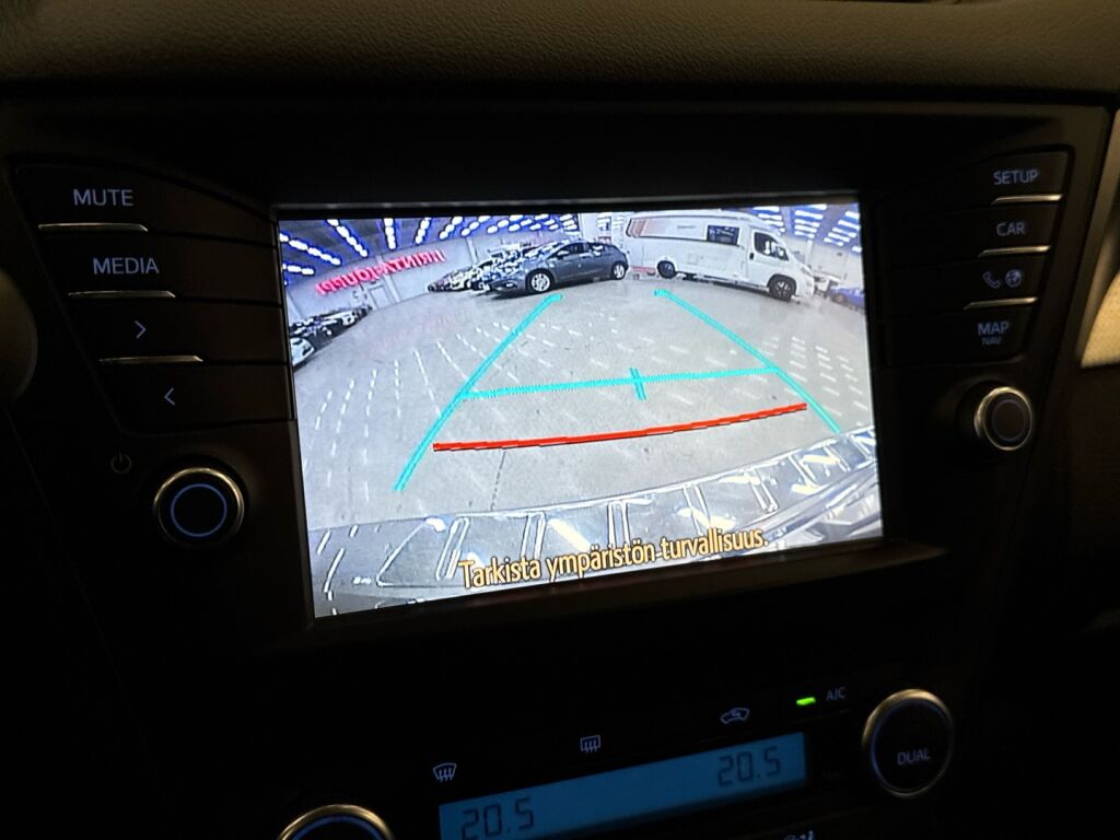 Toyota Avensis 2016 Ruskea (beige)