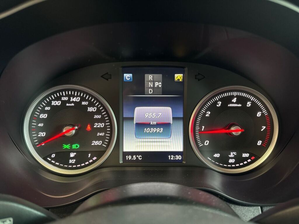 Mercedes-Benz C 2017 Metallinhohto Ruskea (beige)