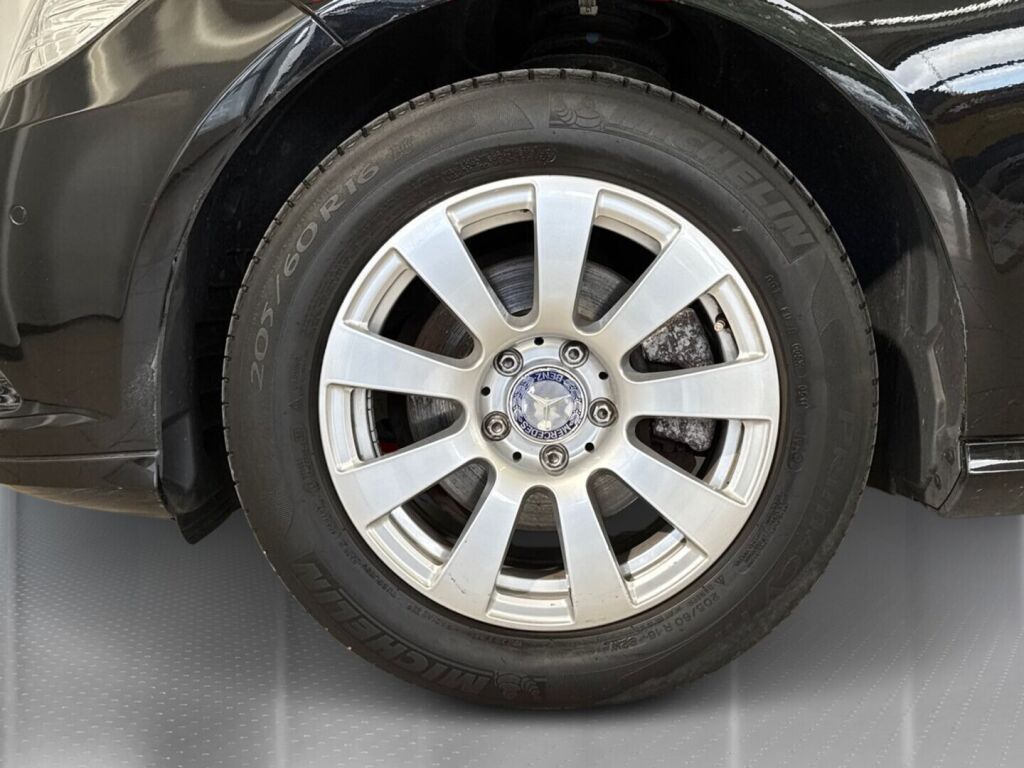 Mercedes-Benz E 2011 Musta