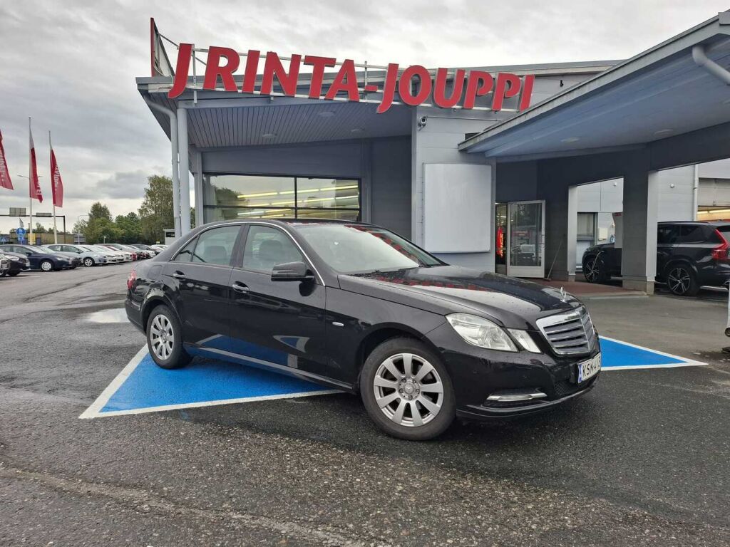 Mercedes-Benz E 2011 Musta