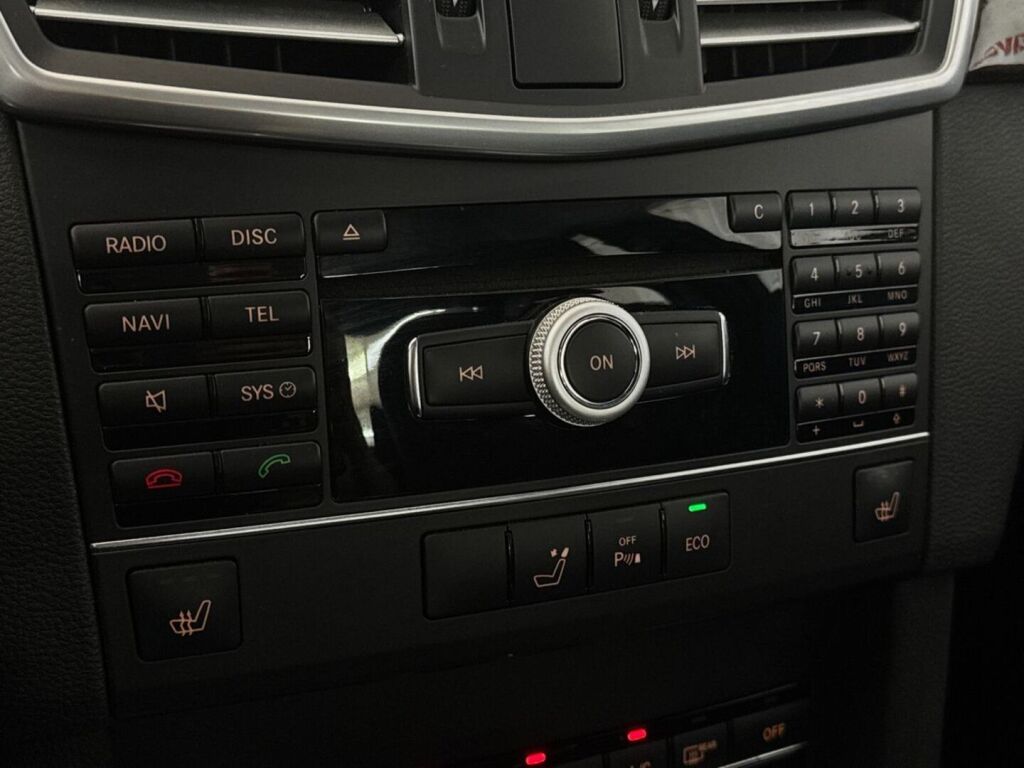 Mercedes-Benz E 2011 Musta