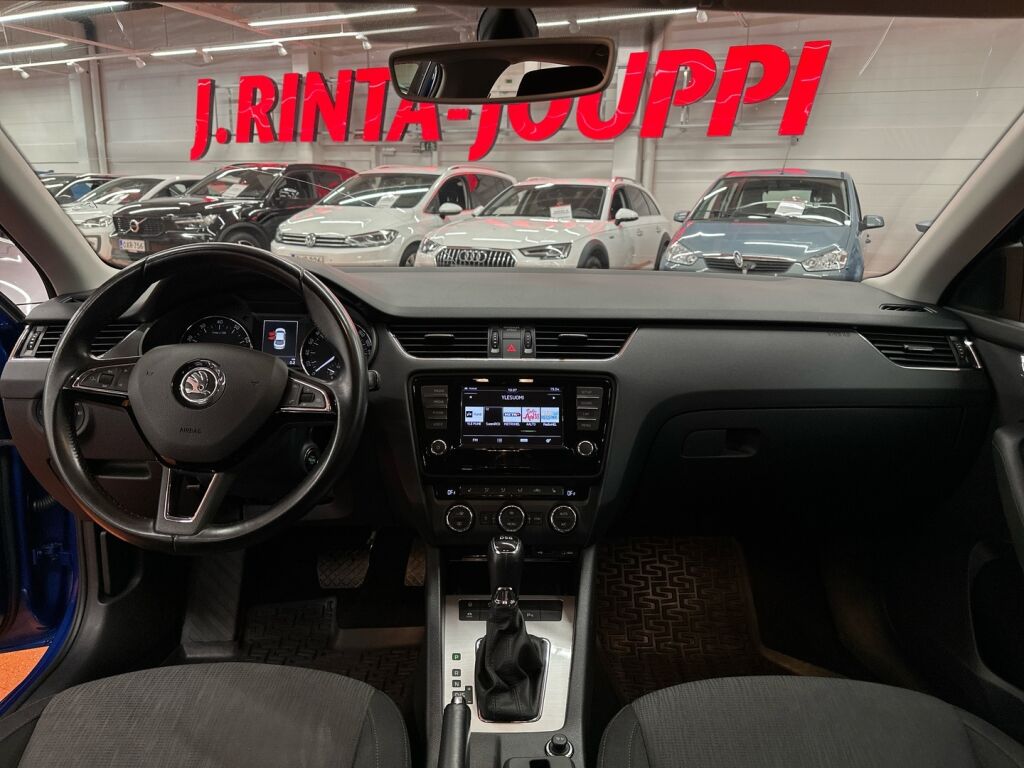 Skoda Octavia 2017 Sininen