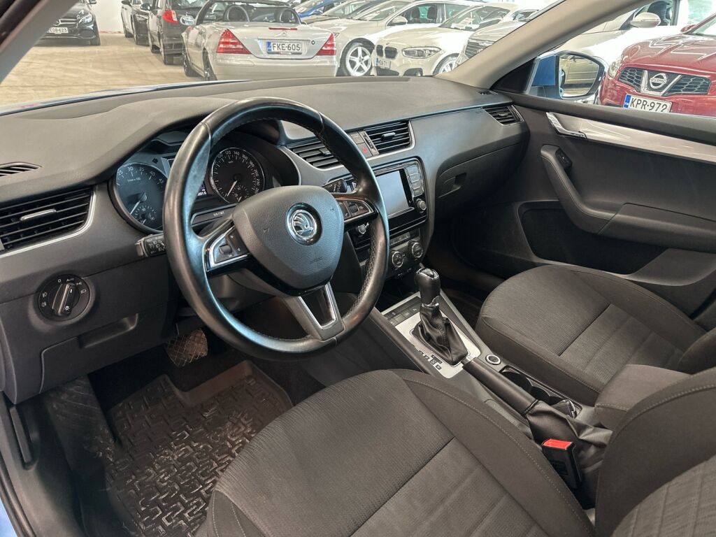 Skoda Octavia 2016 Sininen