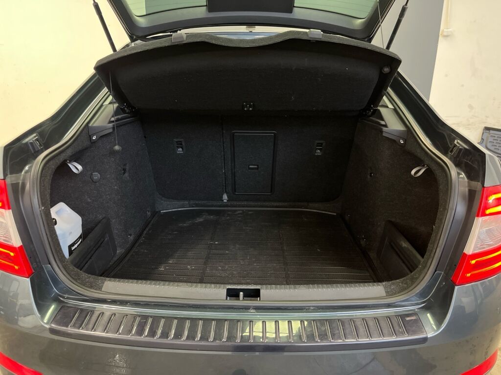 Skoda Octavia 2017 Harmaa