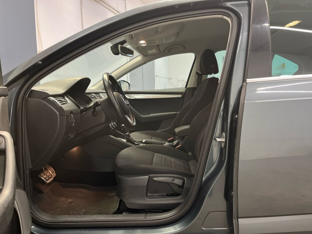 Skoda Octavia 2017 Harmaa