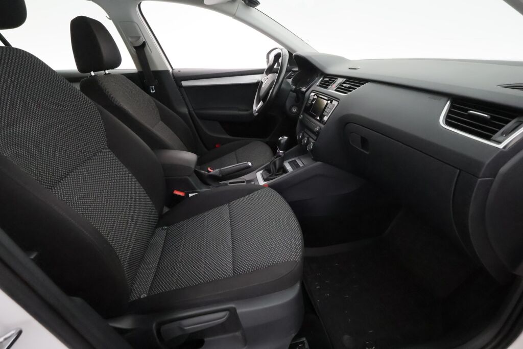 Skoda Octavia 2017 Valkoinen