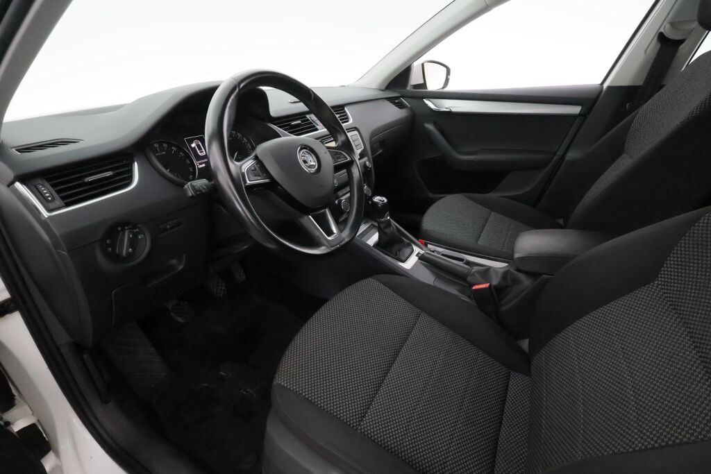 Skoda Octavia 2017 Valkoinen