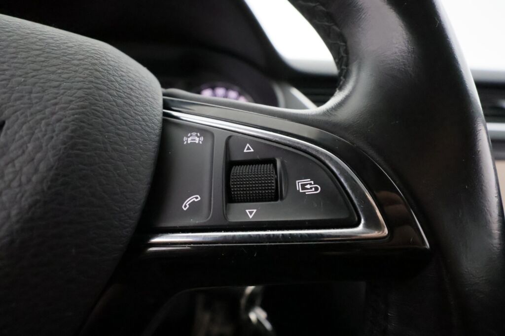 Skoda Octavia 2017 Valkoinen